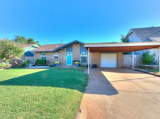 1012 NW 24th St, Moore, OK 73160