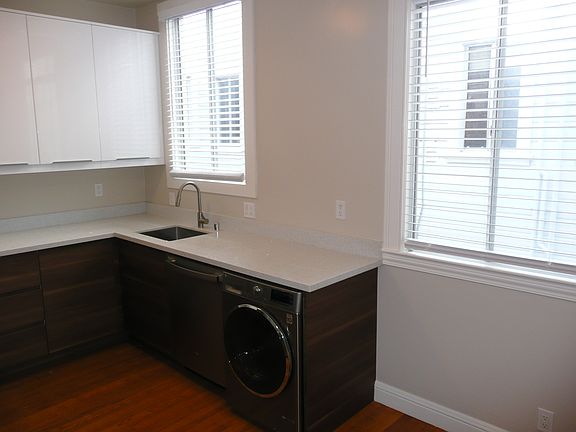 Kitchen/Laundry