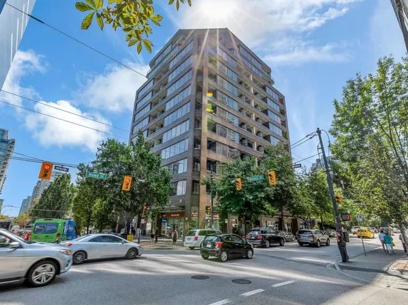 1010 Howe St #909, Vancouver, BC V6Z 1P5