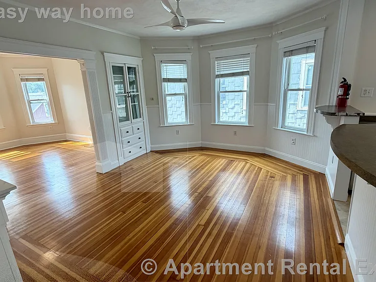 9 Ashland St — Photo 6