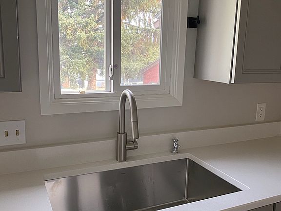 4th image of 2235 E Vista Dr