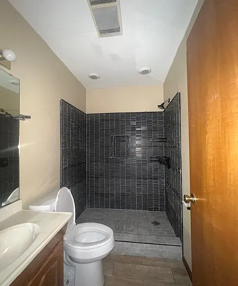 425 Palm Valley Cir #425 — Photo 8