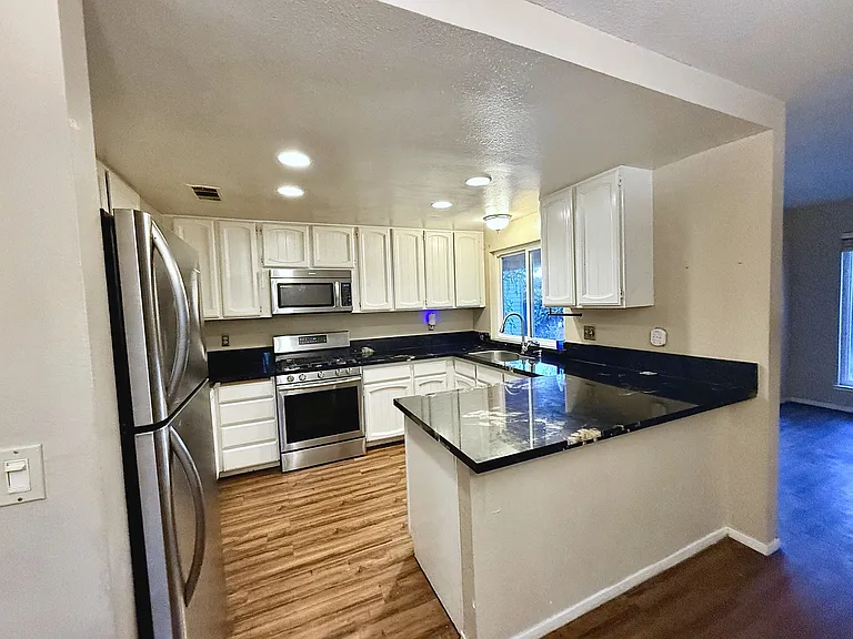8917 Glen Alder Way — Photo 2