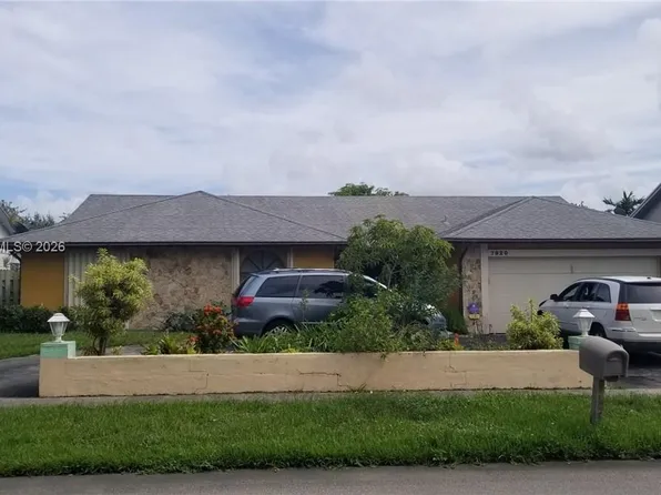 7920 NW 51st St, Lauderhill, FL 33351