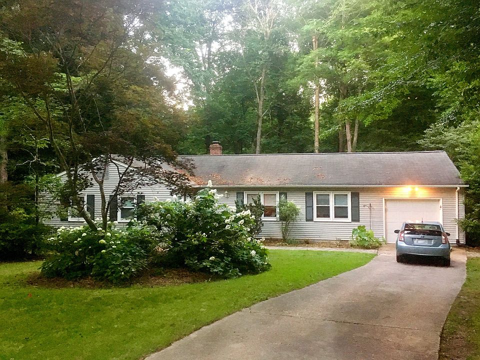 1st image of 115 Nina Cir