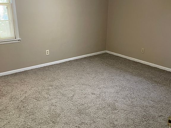 4th image of 3211 Asbury Ln