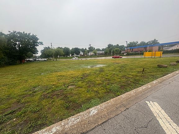 2nd image of 15 Hill Ave