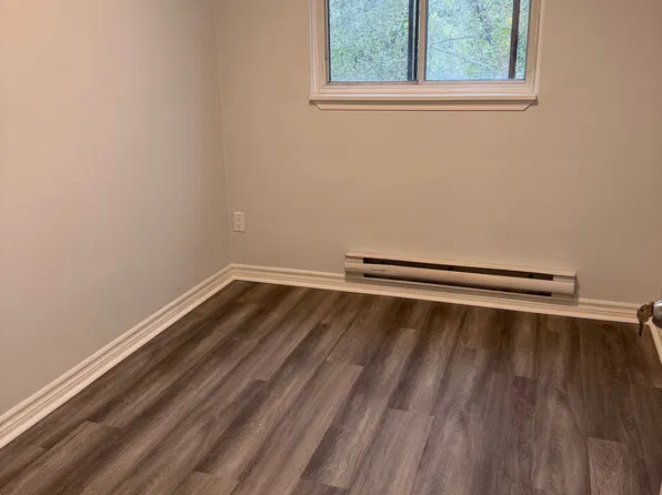 963 Eglinton Ave W Unit B, Toronto, ON M6C 2C4