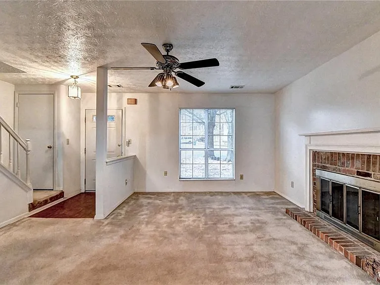 3241 Shadow Walk Ln — Photo 4