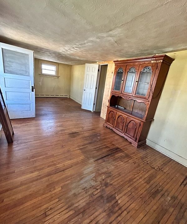 1 E 1st St, Milledgeville, IL 61051 Zillow