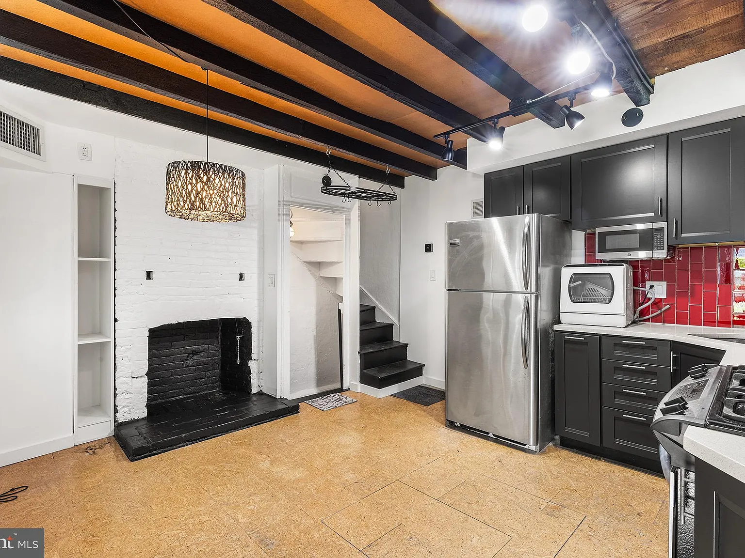 2 bed, 711 sqft, $1,999 — Photo 4