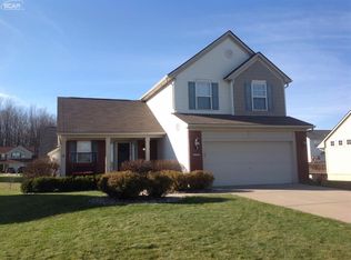 4044 Grand Oaks Ct, Burton, MI