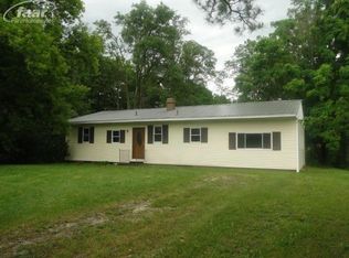 4400 S Hillcrest Cir, Flint, MI 48506