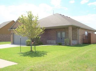 8004 SW Powell Ct, Lawton, OK 73505