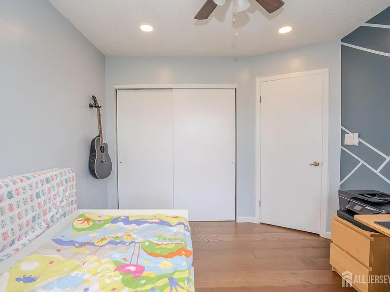 63 Carlisle Ct — Photo 31