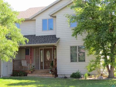 912 N Snowberry Ave, Brandon, SD, 57005