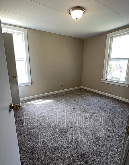 1265 S Galena Ave — Photo 4