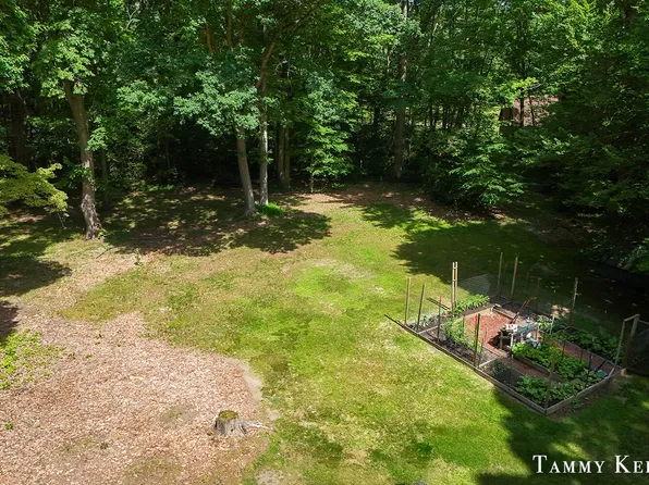 6059 Old Allegan Rd, Saugatuck, MI 49453