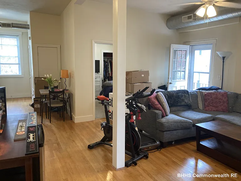 205 Highland Ave #B — Photo 3
