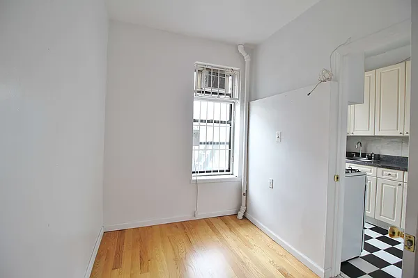 Rented by Julianna Realty Corp | media 34