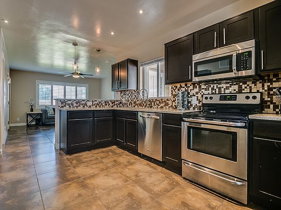 3rd image of 6644 E Cypress St