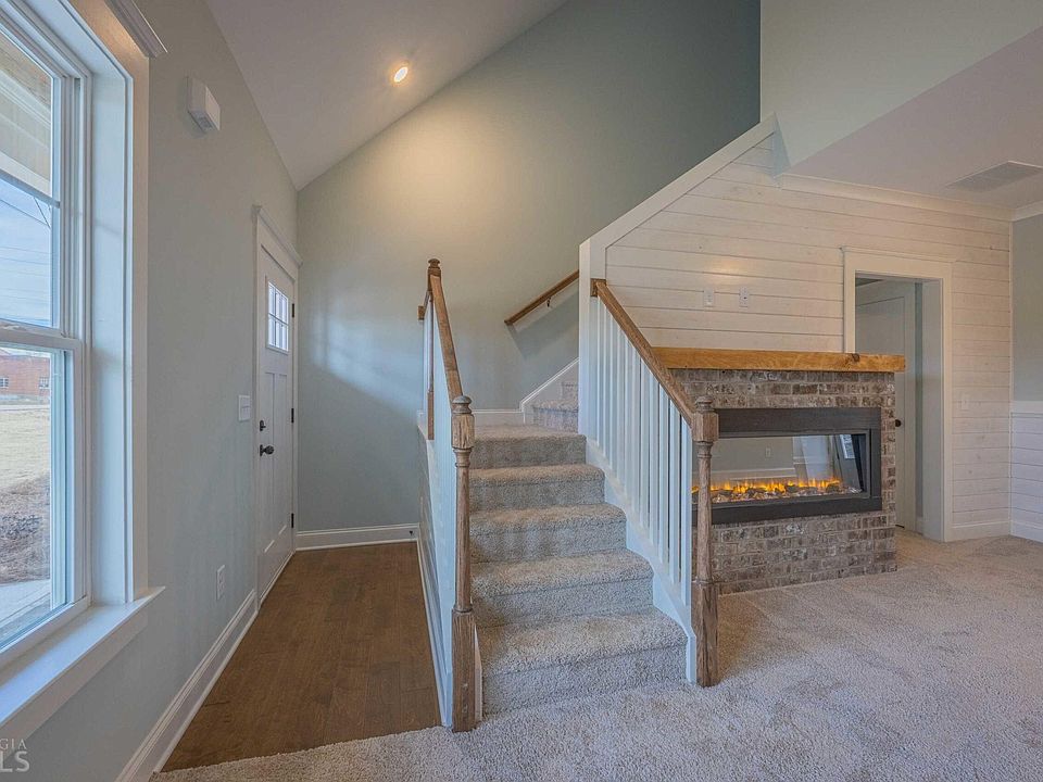 1089 E Doyle St, Toccoa, GA 30577 MLS 20078300 Zillow