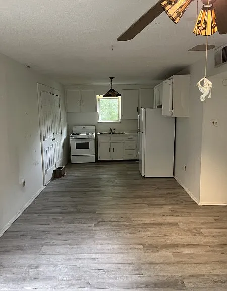 9005 Byron Dr — Photo 12