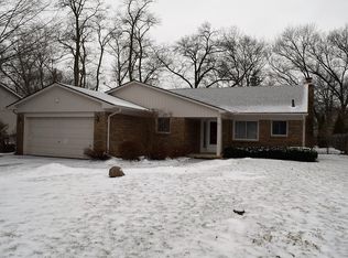 3123 Buss Dr, Commerce Township, MI