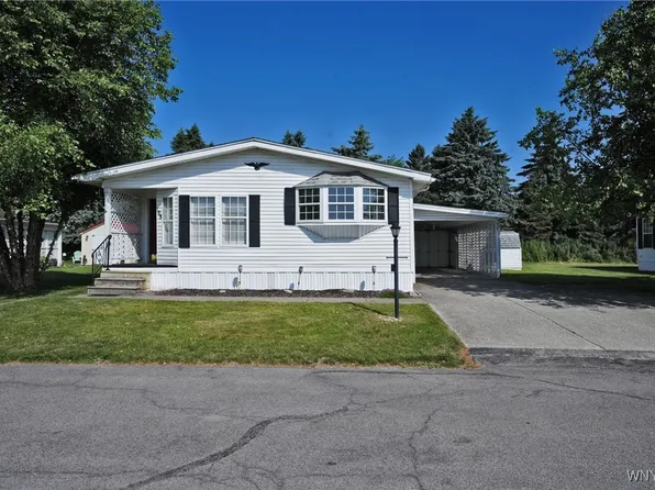 108 Parkside Cir, Buffalo, NY 14227