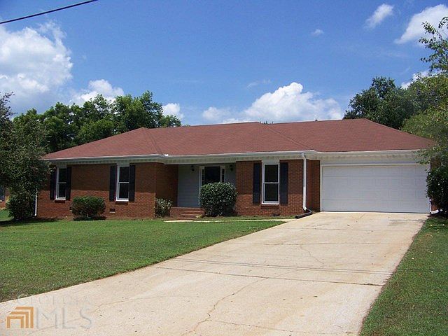 1st image of 1240 Great Oaks Dr SE
