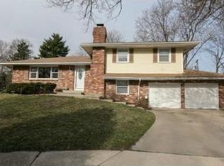 703 S Hunter Dr, Olathe, KS 66061