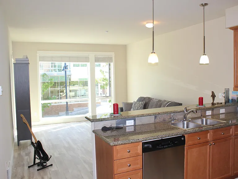 400 Washington Ave #111 — Photo 4