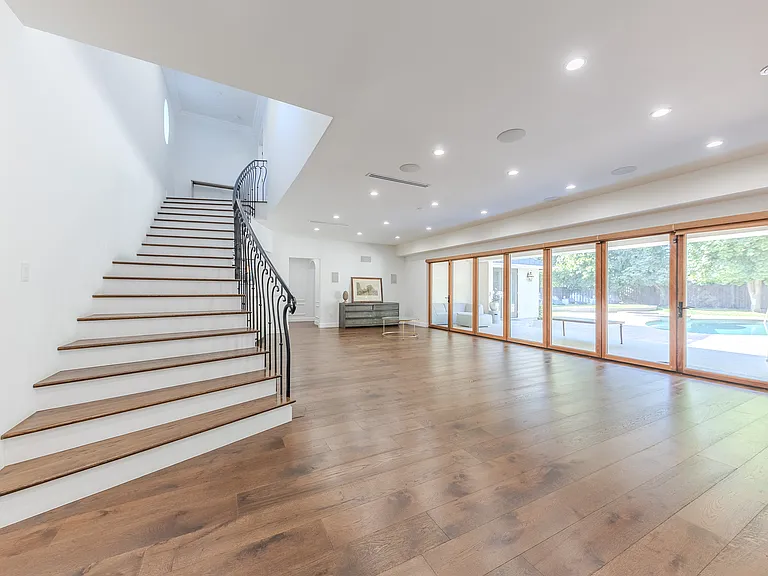 325 W Bellevue Dr — Photo 26