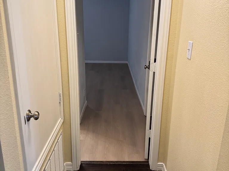 Hall to Master, AC on the left