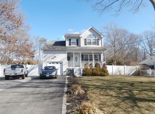51 Terapin St, Mastic, NY 11950