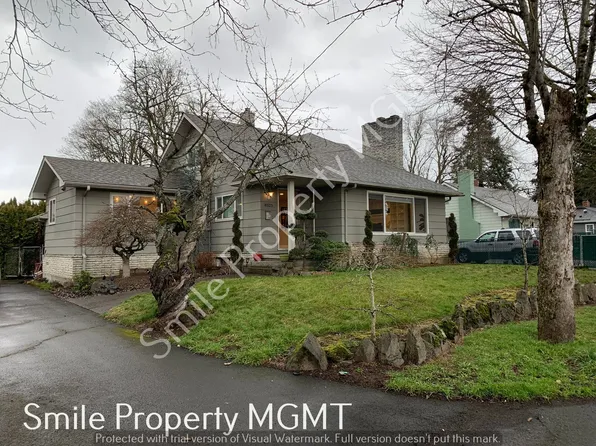 8523 SE Mill St, Portland, OR 97216