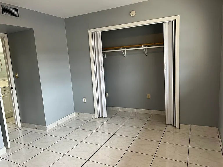 20 SW 108th Ave #F4 — Photo 13