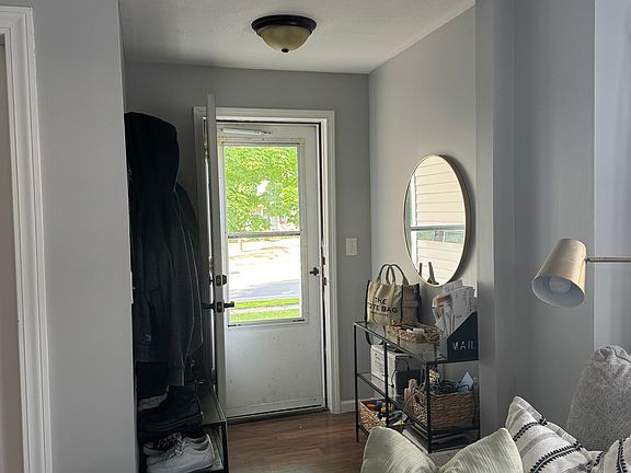 2nd image of 737 Coffeen St