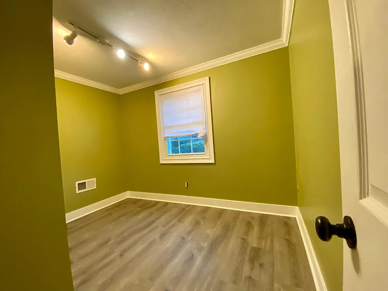 105 Mamie Ct — Photo 24