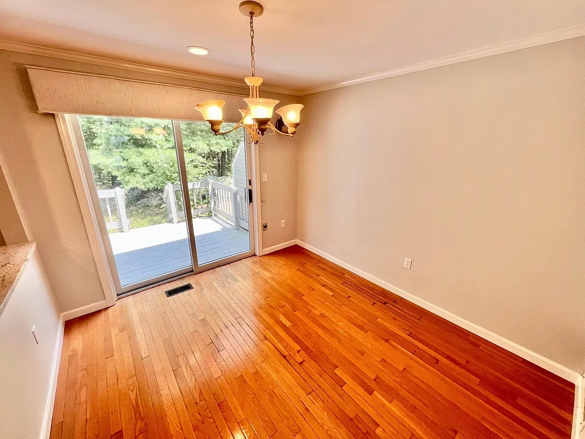 302 Foxwood Circle - 302 — Photo 4