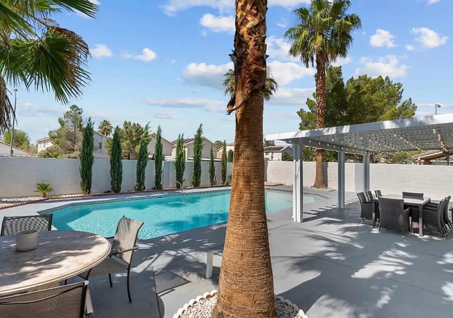 Furnished Modern Home with a pool — Photo 1