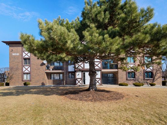 10531 S Roberts Rd APT 1A, Palos Hills, IL 60465