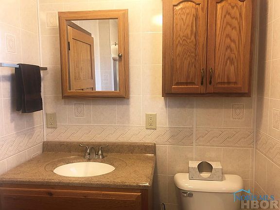 4th image of 626 Walnut St