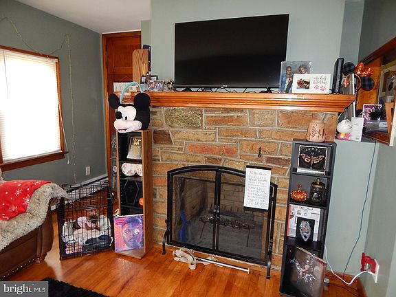 4th image of 107 Marshall Ave