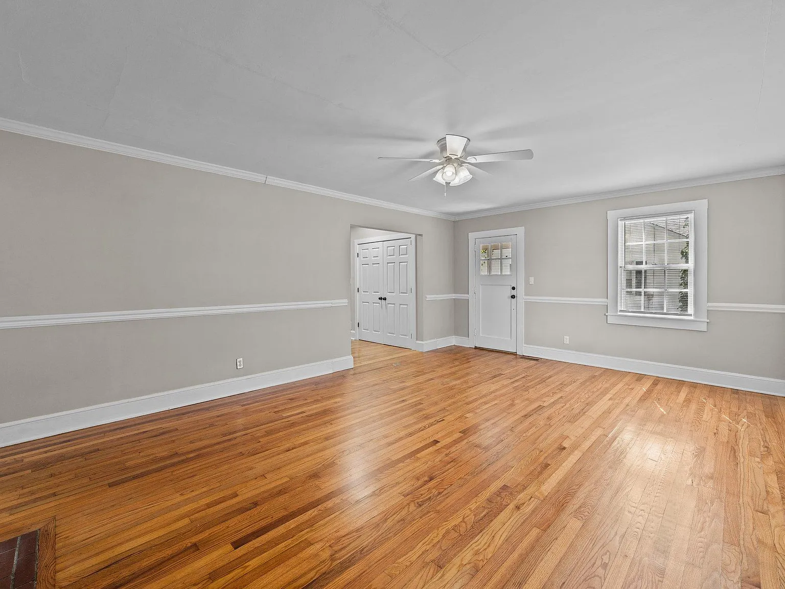 132 N Library St — Photo 3