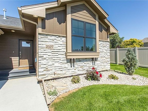 2nd image of 2527 Blue Moon Ct
