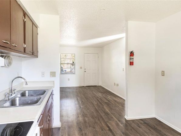 tampa-florida-2067997220 picture