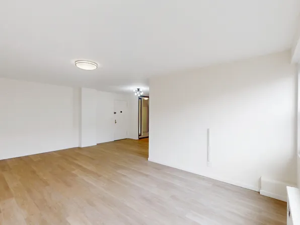 460 Neptune Avenue image 18 of 20