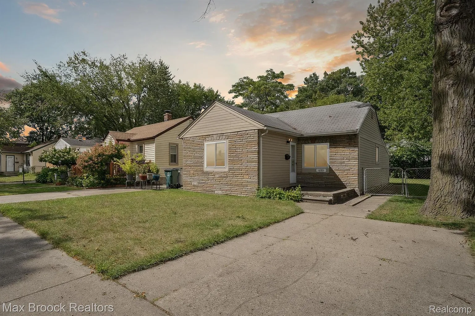 1033 E Evelyn Ave photo 1