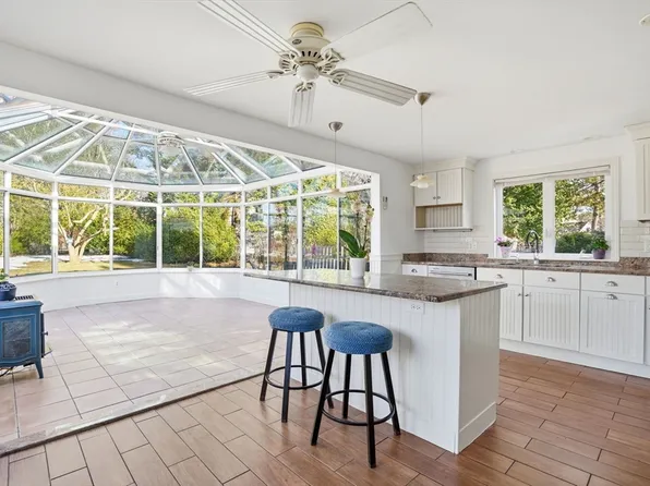 74 Central St, Norwell, MA 02061